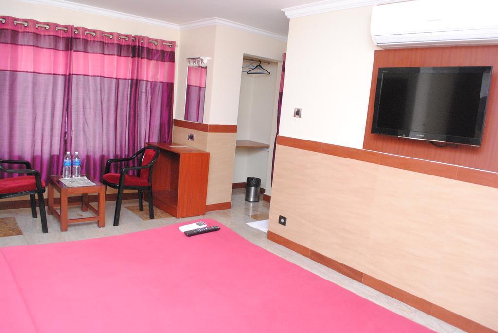 Everestparkresidency Hotel Tiruchirappalli Стая снимка