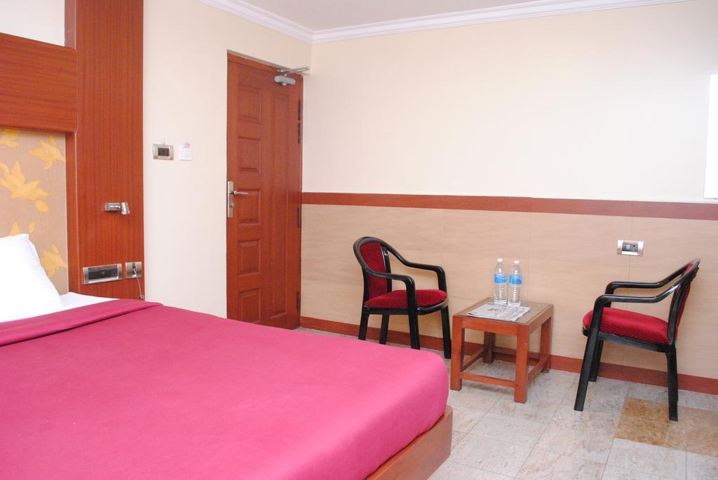 Everestparkresidency Hotel Tiruchirappalli Стая снимка