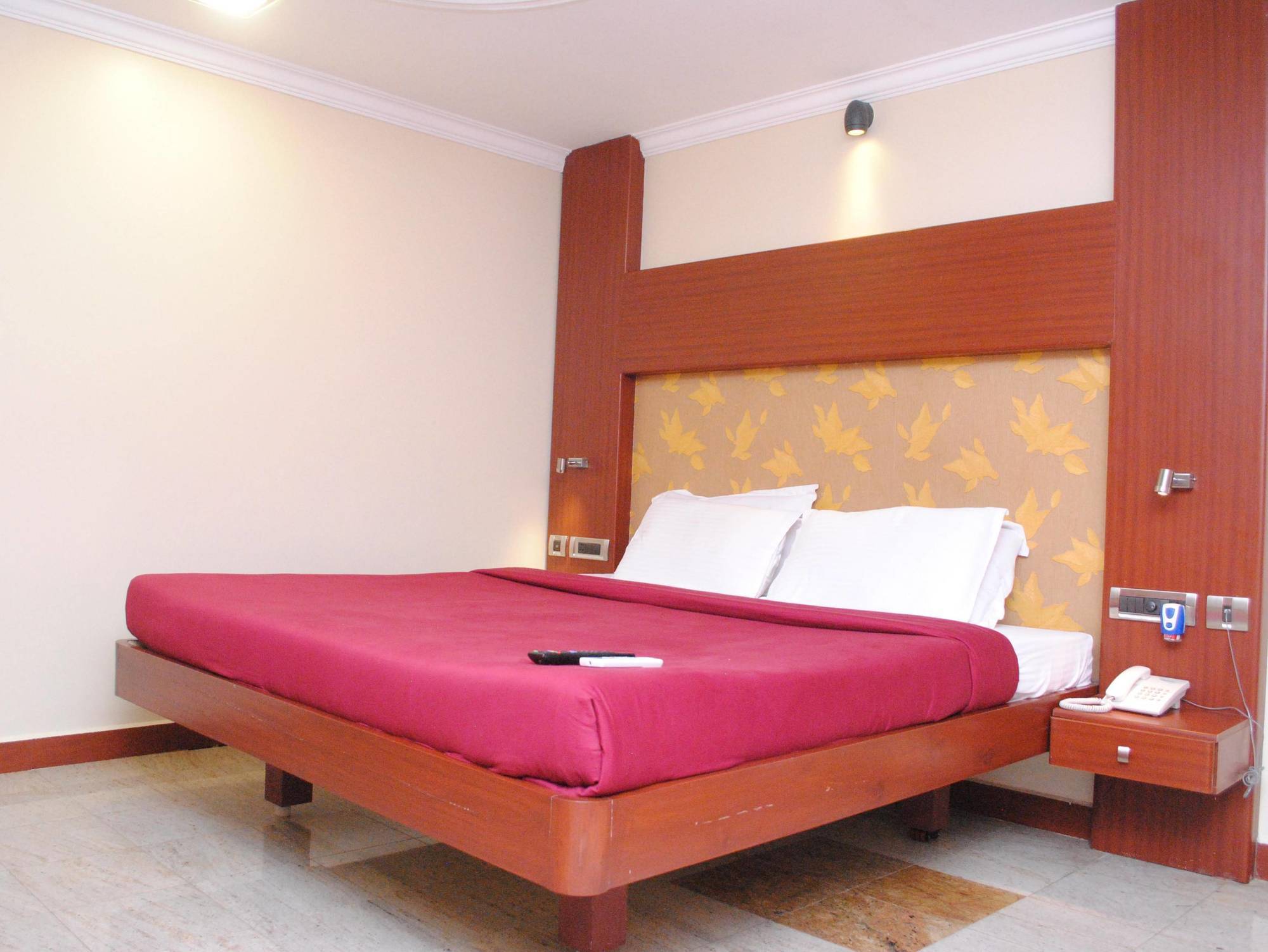 Everestparkresidency Hotel Tiruchirappalli Екстериор снимка